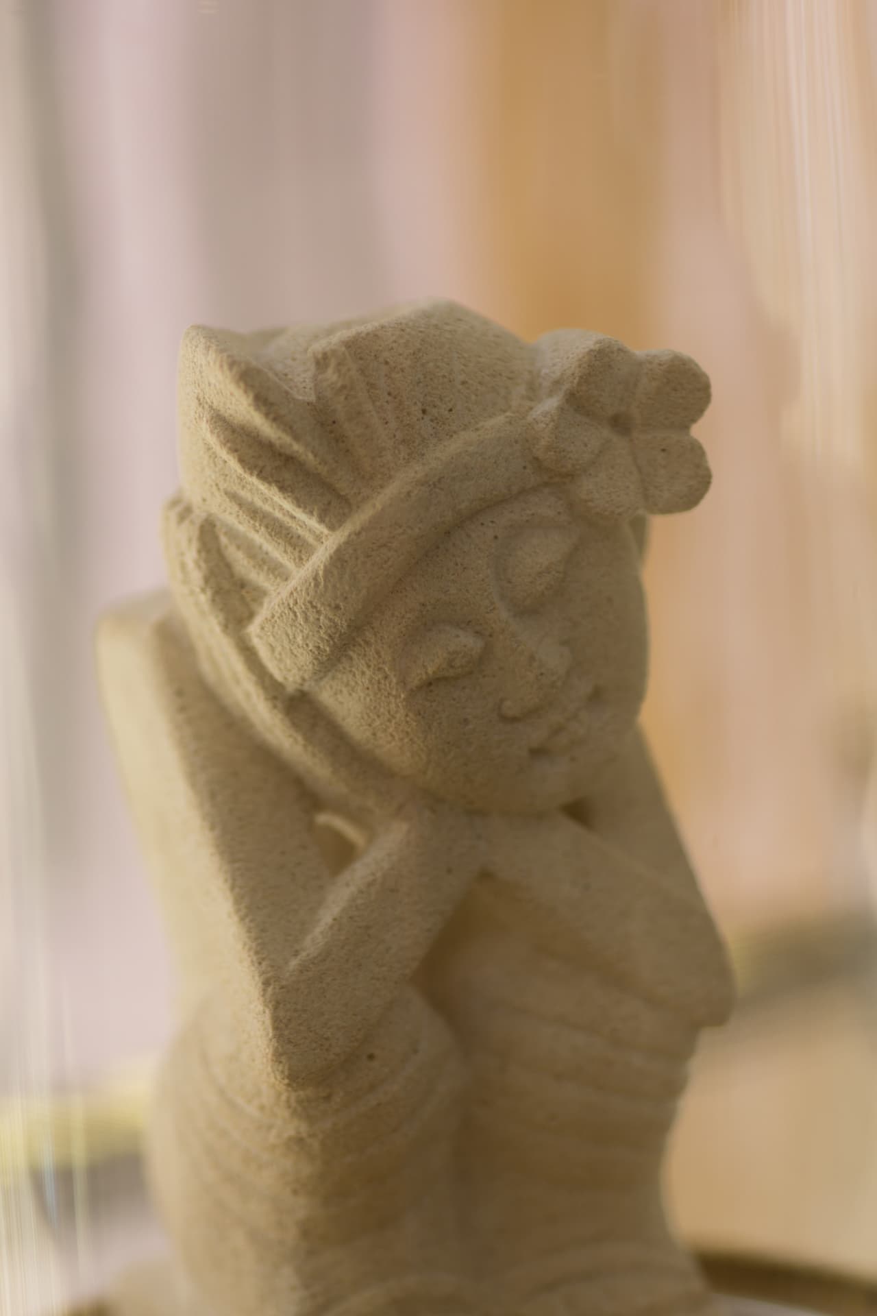 Meditative Statue im Natural Studios