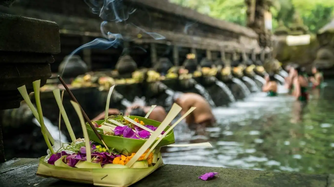 Tirta Empul Tempel Bali — Spirituelle Reinigung